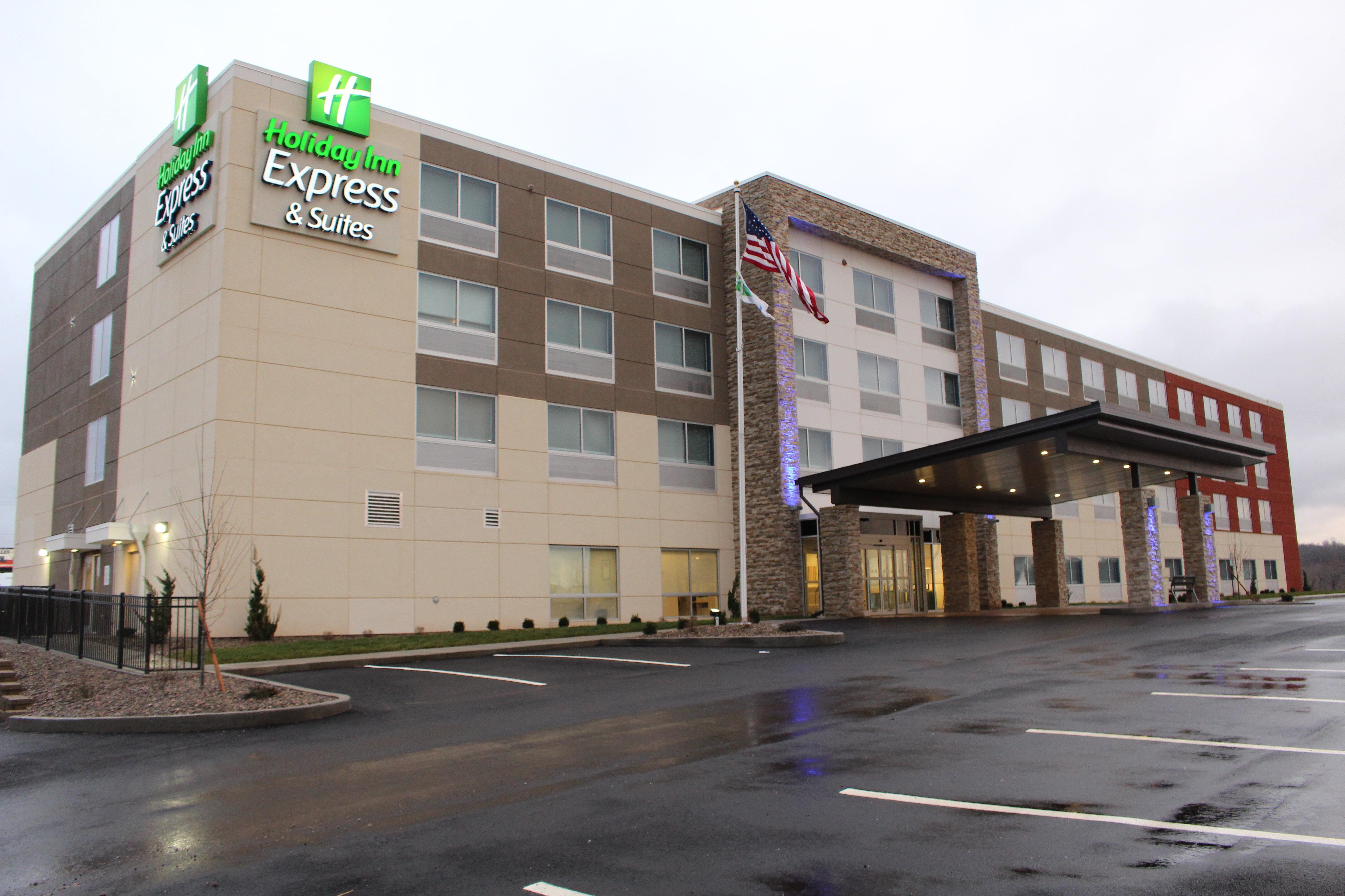 Holiday Inn Express & Suites - Marietta, An Ihg Hotel Exterior photo